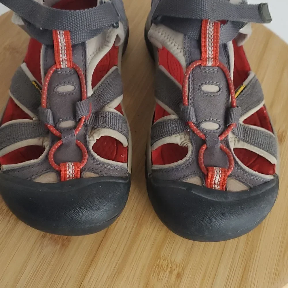 KEEN Venice H2 Gray Waterproof Sport Sandals 1019354 Big Kids Shoe Size 4